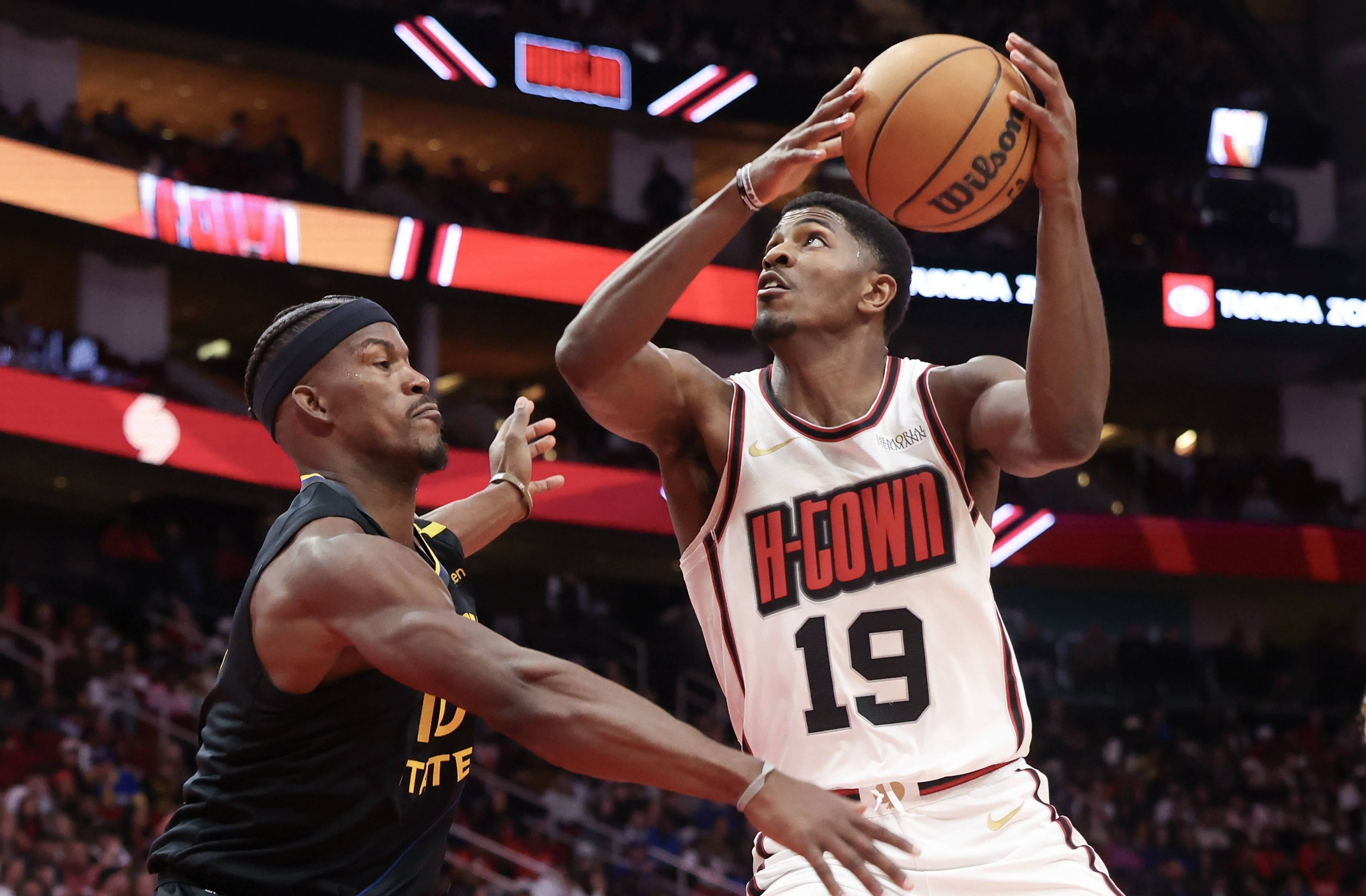 关于现役球星再现神勇表现,引领球队胜利的信息 关于现役球星再现神勇表现,引领球队胜利的信息