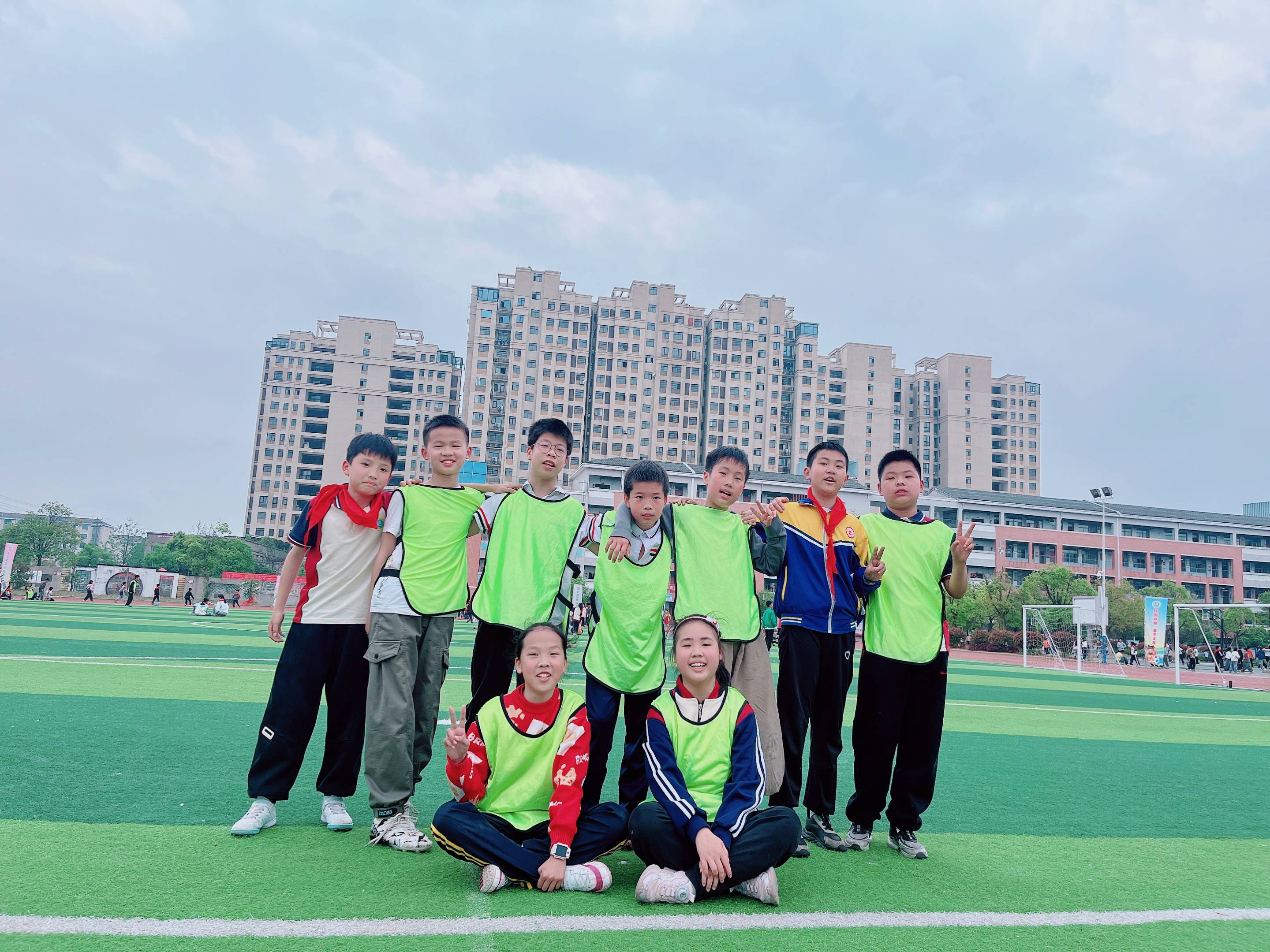 爱游戏官网-包含顶级足球俱乐部在国际赛场上勇敢挑战，激情澎湃的词条