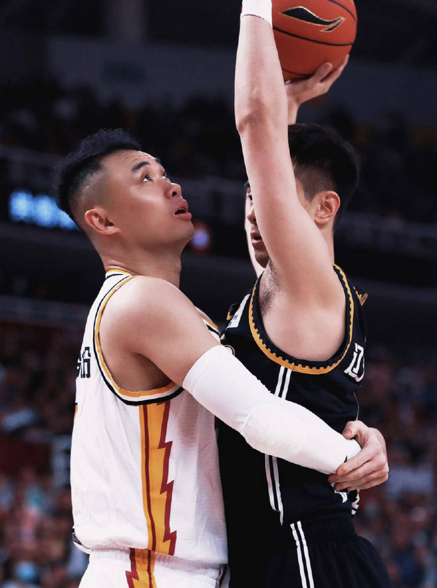 爱游戏登录入口-尼斯球员遭遇伤病，困扰持续加重