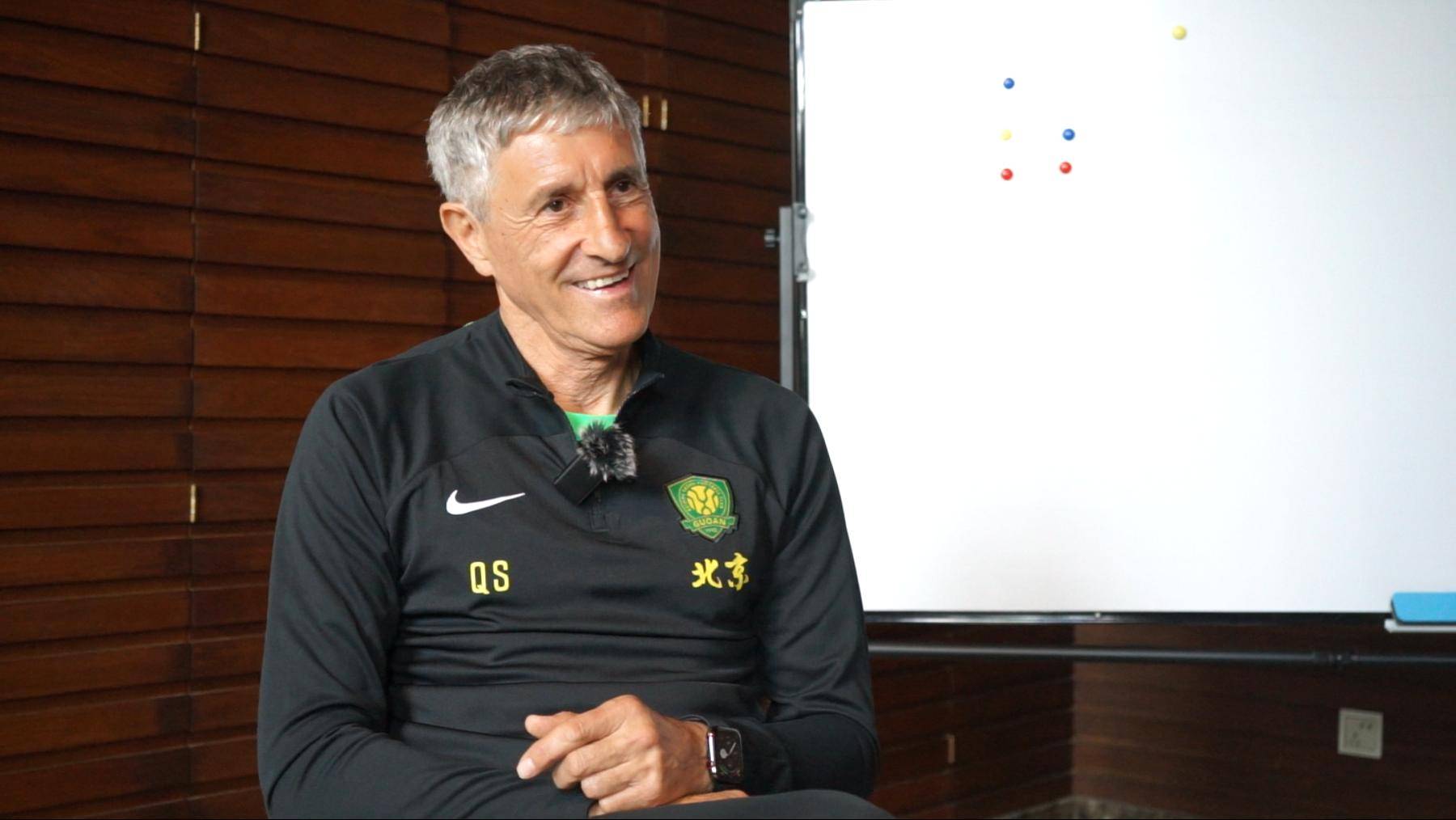 球队主教练赞扬球员在比赛中的表现 球队主教练赞扬球员在比赛中的表现