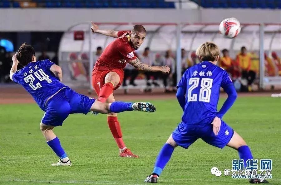 爱游戏网页版登录入口-包含青岛黄海险胜对手，稳固中游位置的词条