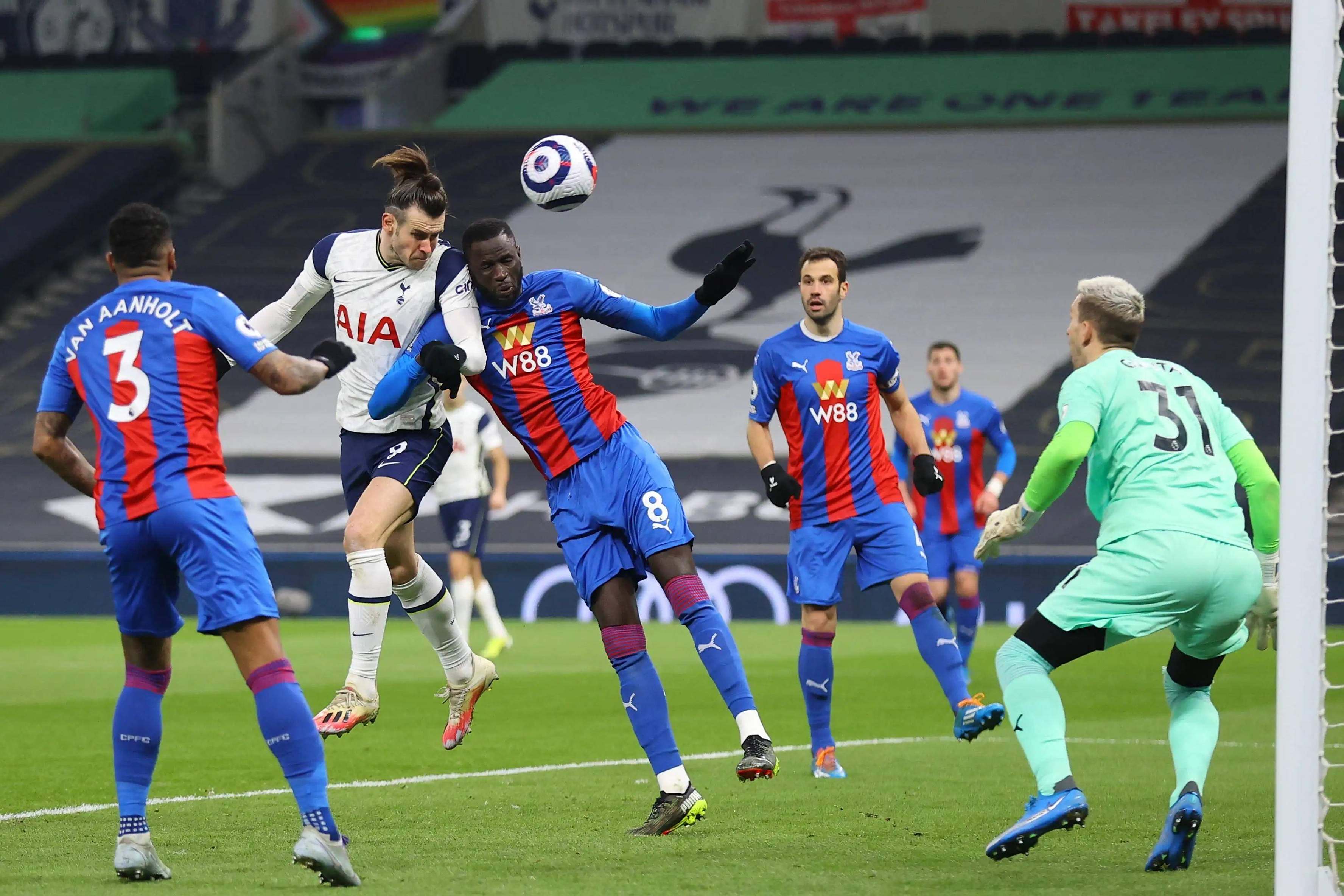 关于足球盛宴继续上演,在比赛场上展现实力与激情的信息 关于足球盛宴继续上演,在比赛场上展现实力与激情的信息