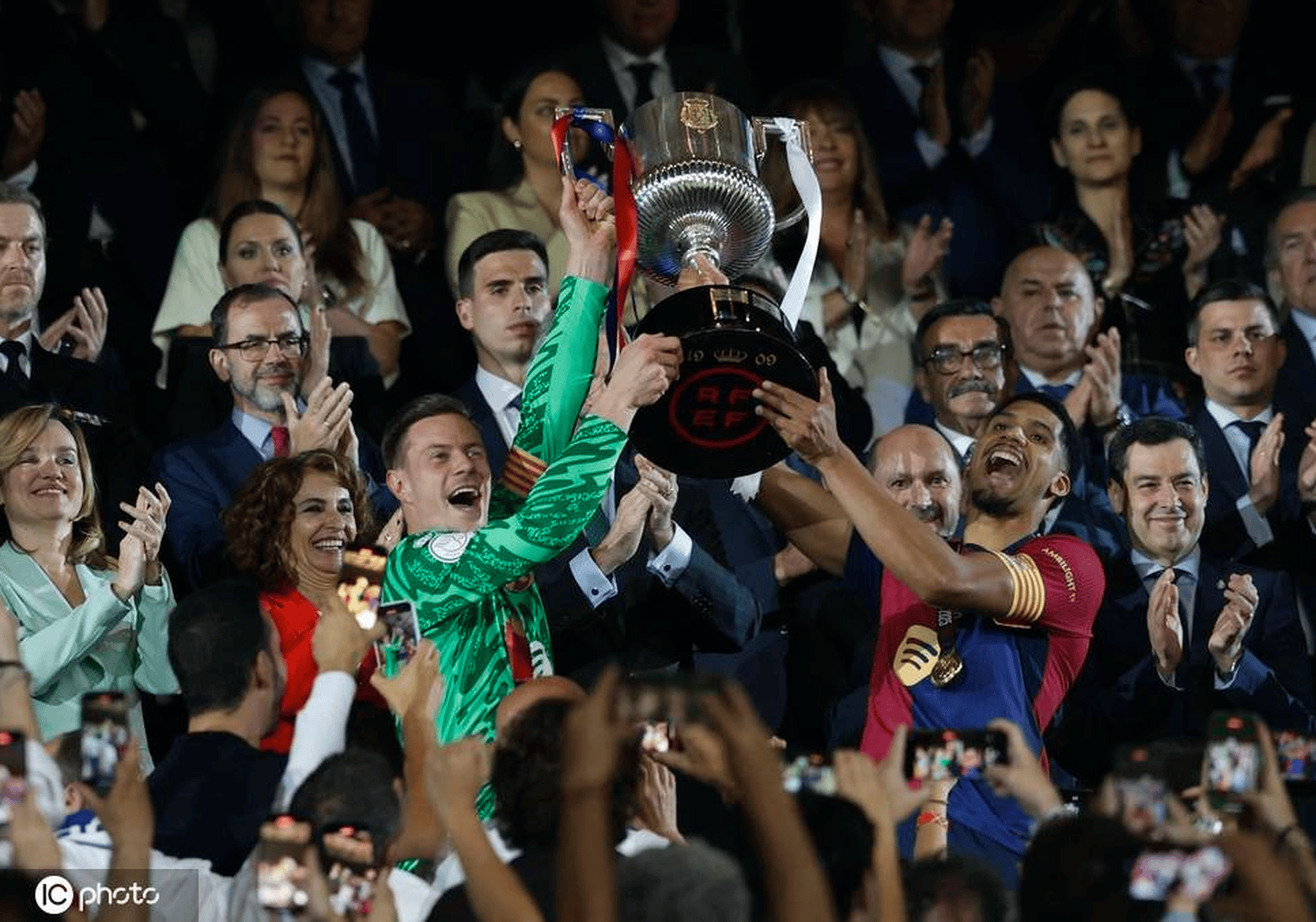 爱游戏在线-巴塞罗那再度获胜，稳居积分榜首