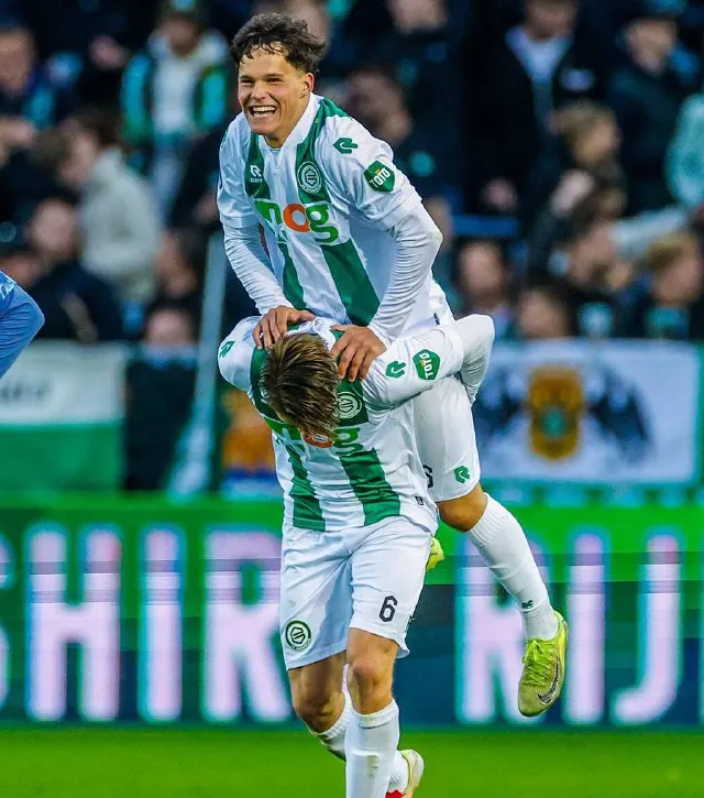 爱游戏亚洲官网-阿贾克斯轻松击败马赛，赢得高分胜利