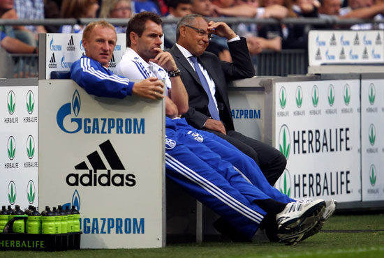 关于沙尔克遭遇两连败,降级形势日益严峻的信息 关于沙尔克遭遇两连败,降级形势日益严峻的信息