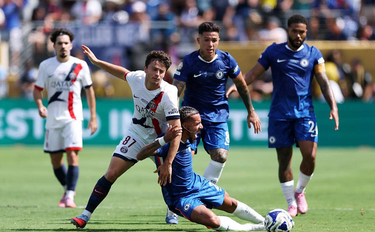 客场作战神勇,球队期待带领未知冲锋前行 客场作战神勇,球队期待带领未知冲锋前行