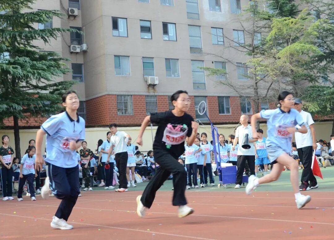 爱游戏网页版入口-比赛现场激情四射，运动员斗志昂扬的简单介绍