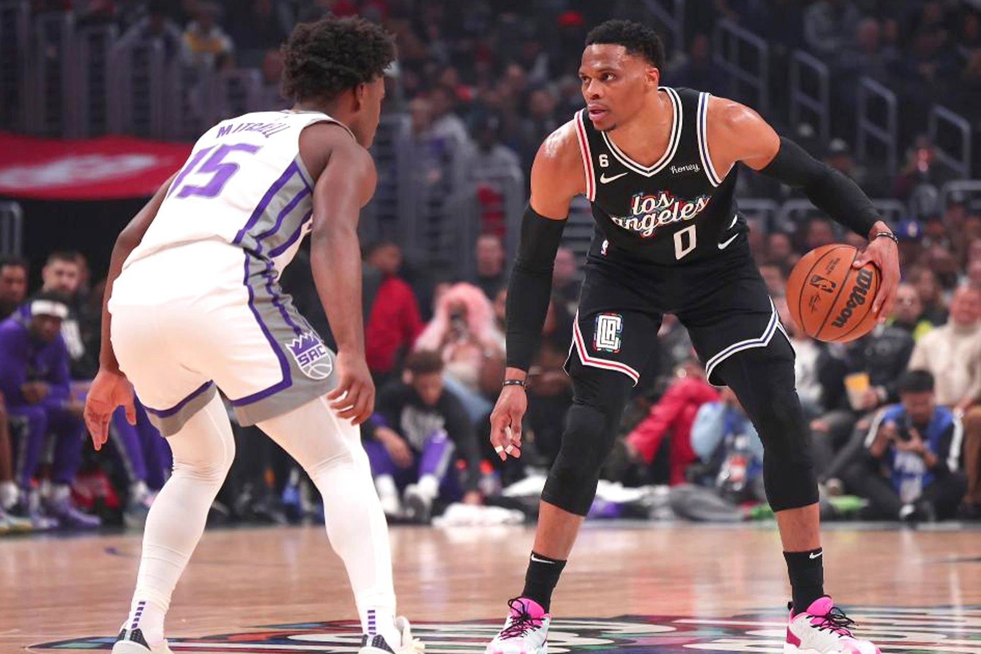 爱游戏在线登录-阿拉贡主场不敌对手，陷入连败