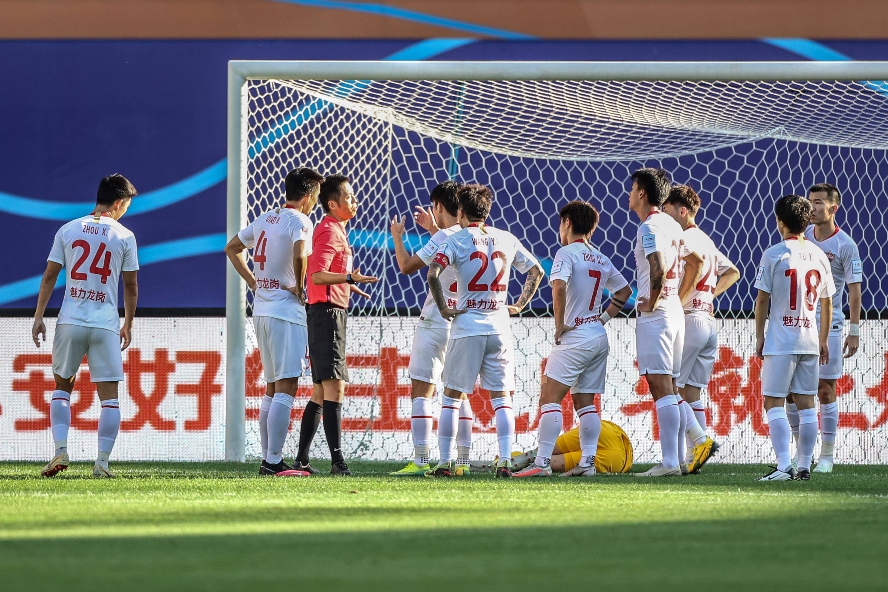 深圳佳兆业客场不敌江苏苏宁勉强保级 深圳佳兆业客场不敌江苏苏宁勉强保级