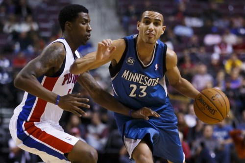 雄鸟主场逆转森林狼,遭遇两连败 雄鸟主场逆转森林狼,遭遇两连败