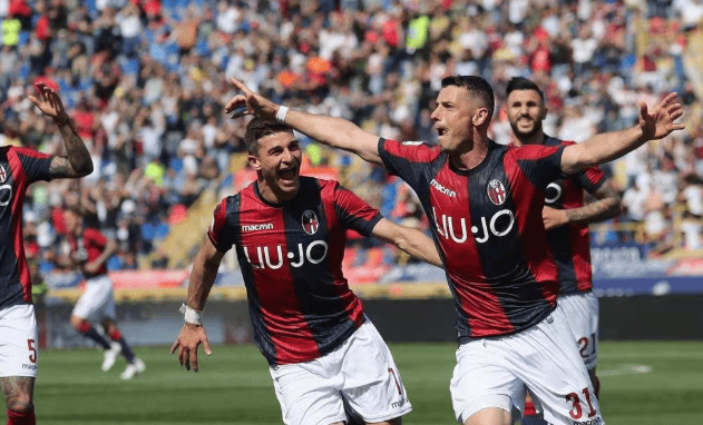 爱游戏app下载-AC米兰球员集体发挥，战胜对手保持不败