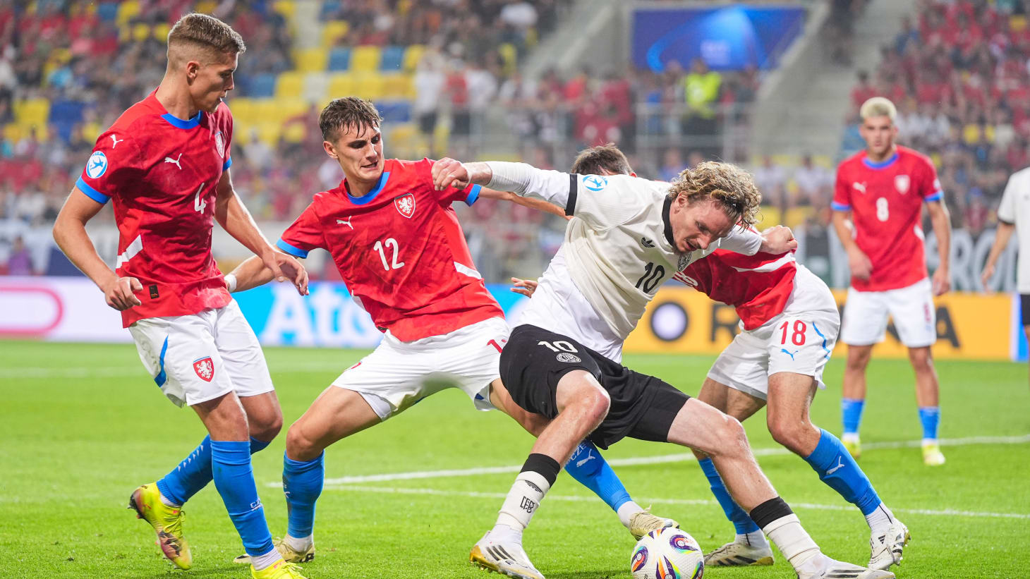 关于丹麦国家队成功晋级,将在下一阶段再战欧洲比赛的信息 关于丹麦国家队成功晋级,将在下一阶段再战欧洲比赛的信息